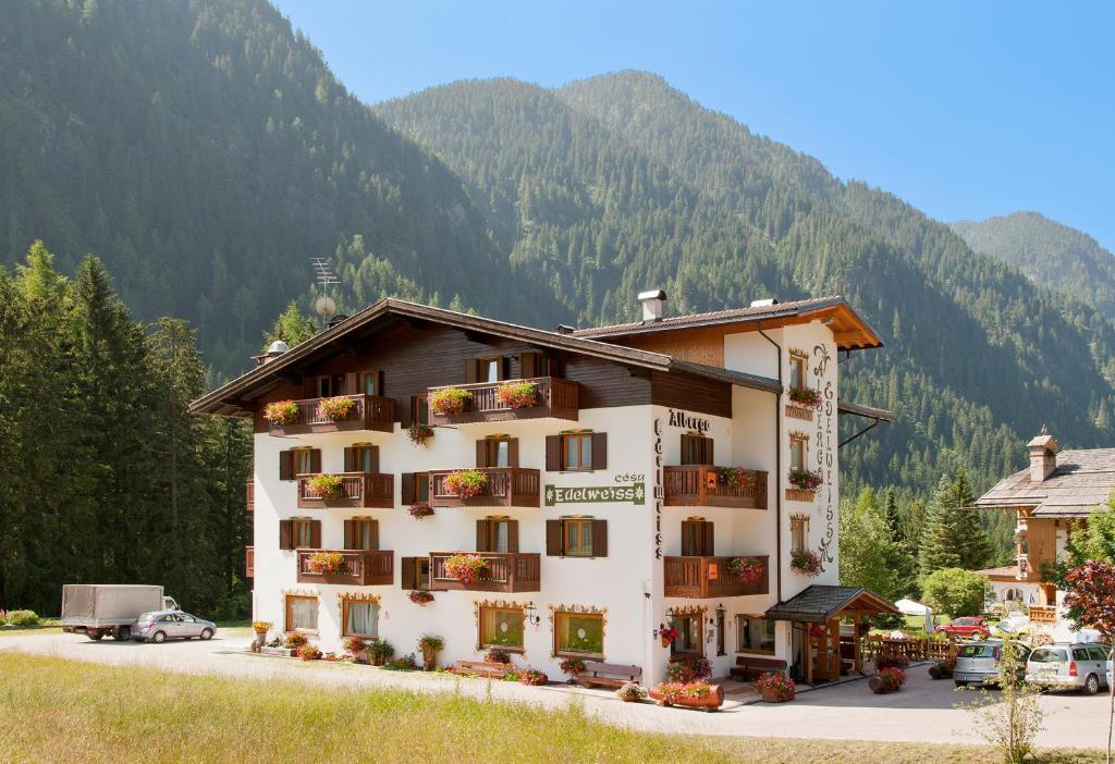 Cesa Edelweiss Living & Spa Кампитело ди Фаса Екстериор снимка